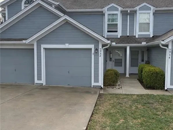 5932 NE Moonstone Dr #3B, Lees Summit, MO 64064