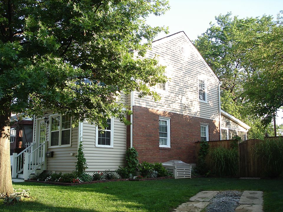 1st image of 2606 Farmington Dr