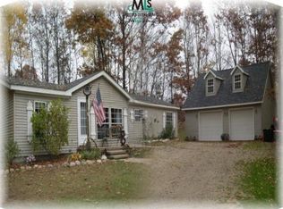 5448 S Rood Rd, Holly, MI 48442