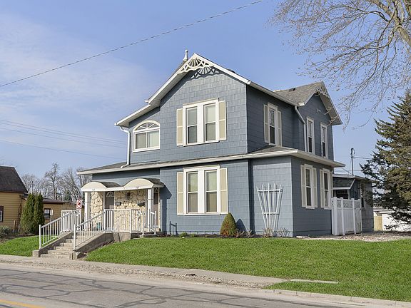 3rd image of 703 N Walnut St
