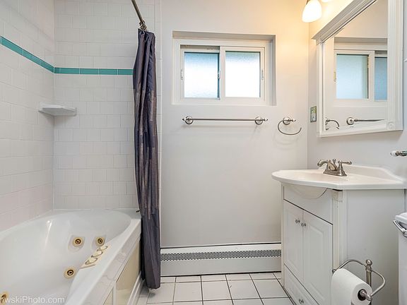 4th image of 651 South Blvd APT 3