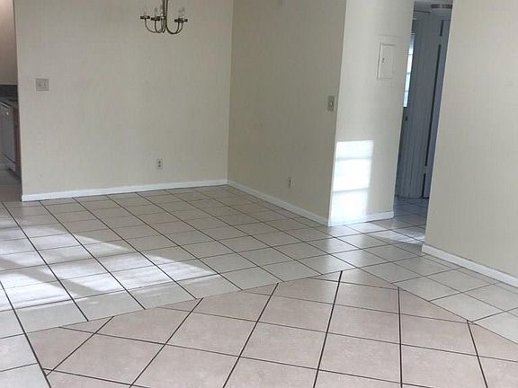 3rd image of 10216 Twin Lakes Dr