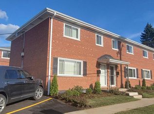 648 Childs St APT C, Wheaton, IL 60187