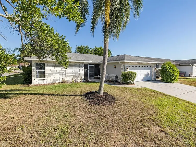8015 San Fernando Dr — Photo 3
