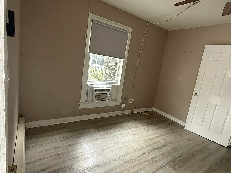 616 Highland St N #5 — Photo 6