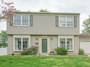 8 Hartford Rd, Laurel Springs, NJ 08021