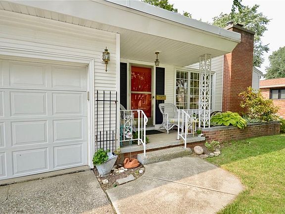 3rd image of 592 Kings Hwy