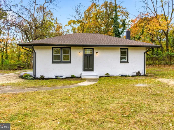 128 E Oak Ave, Lawnside, NJ 08045