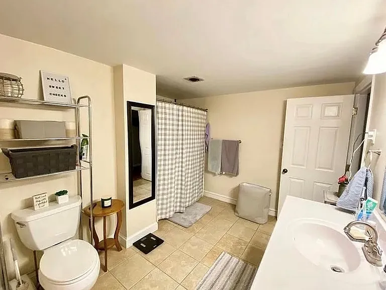 162 Franklin Ave #1 — Photo 9
