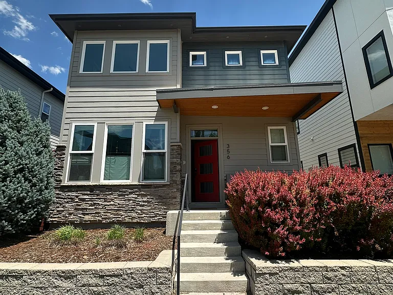 356 Pascal St — Photo 1