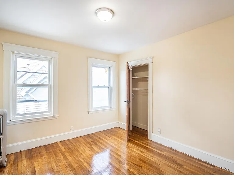 39 Perry St #3 — Photo 10
