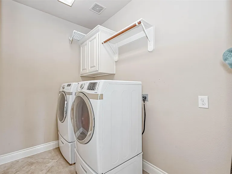 27415 Blinkwood Park — Photo 11