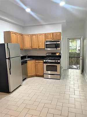 Rented by Brooklyn Real Inc | media 10