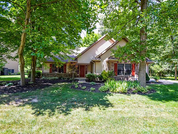 2nd image of 822 Brookwood Dr