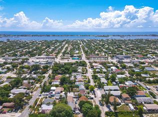 515 Valley Forge Rd, West Palm Beach, FL 33405