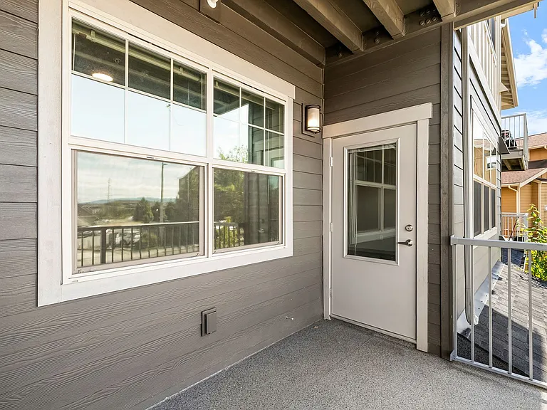 221 Prince Ave — Photo 23