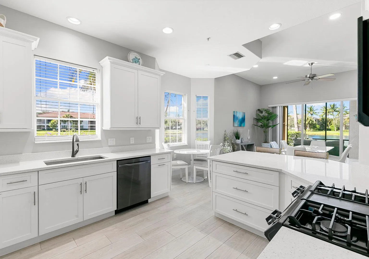 **Stunning**Furnished Annual Or Seasonal Rental**Fiddler's Creek**Now Available** — Photo 4