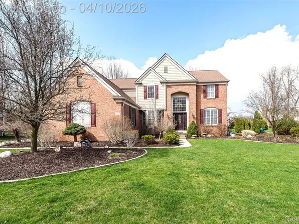 48880 Central Park Dr, Canton, MI 48188