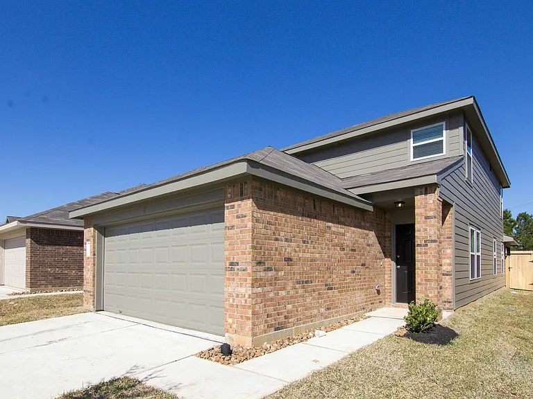 348 Upper Creek Dr — Photo 3