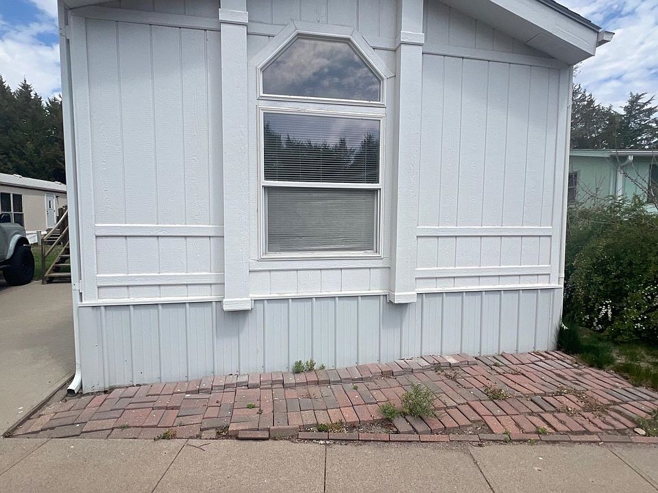 1st image of 3301 W 2nd Street