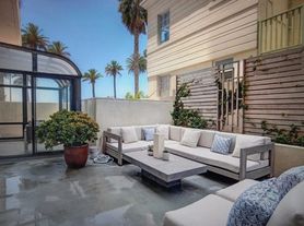 1118 3rd St Santa Monica CA | Zillow