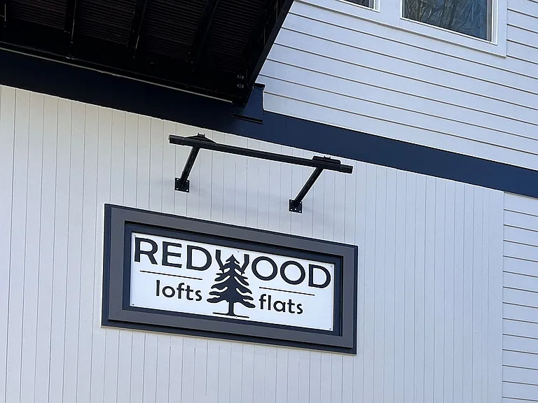 Studio With A View! Redwood Lofts & Flats — Photo 30