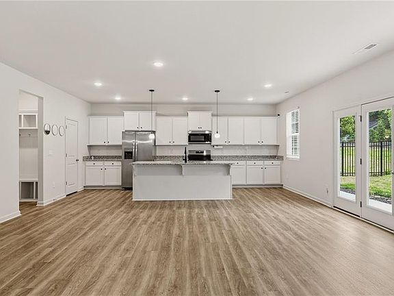5th image of 5910 Crossview Dr