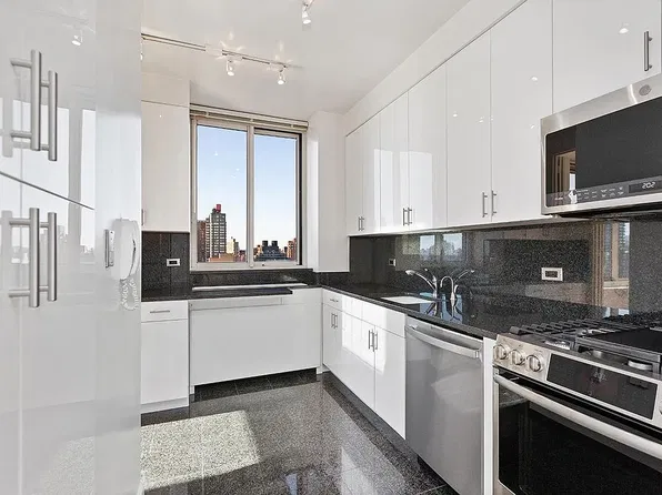 1775 York Ave APT 10E, New York, NY 10128