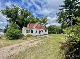 1006 Henriette Ave, Crivitz, WI 54114
