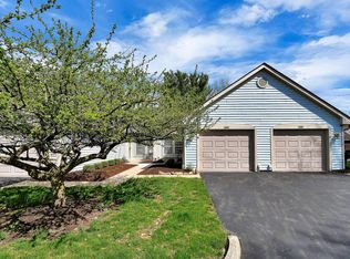 490 Three Oaks Ct, Columbus, OH 43230