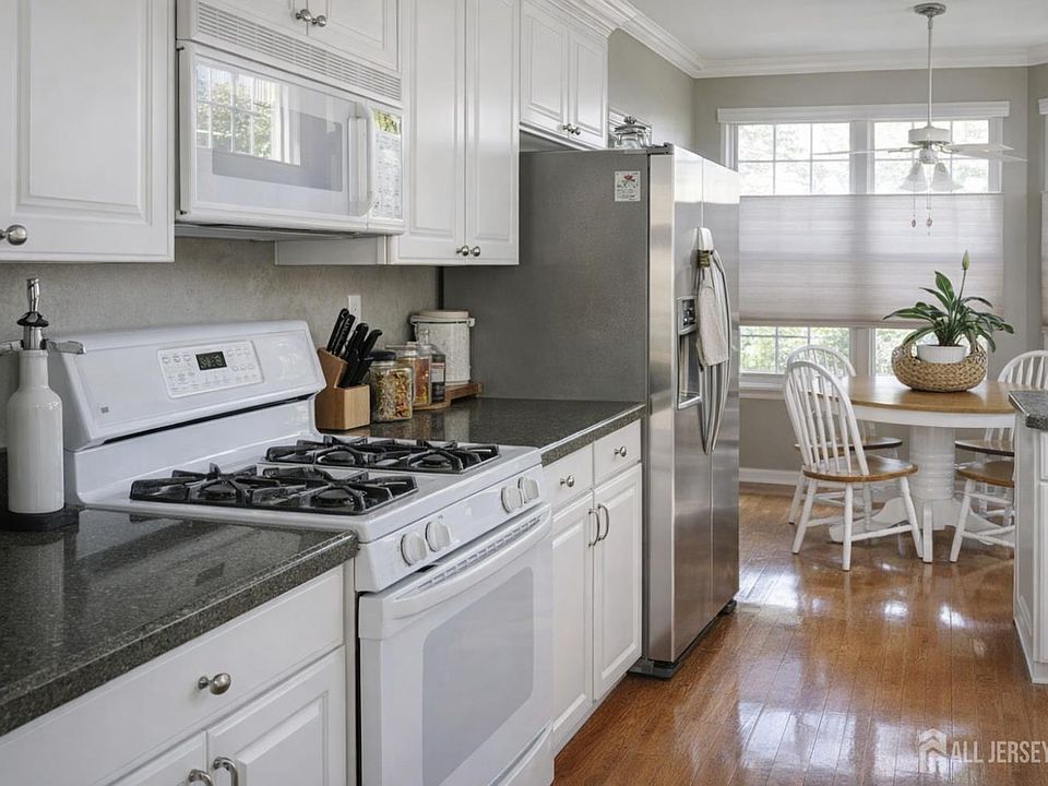 1st image of 22 Breckenridge Ln