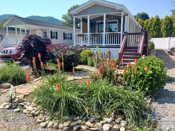 225 Pike Point, Waynesville, NC 28785