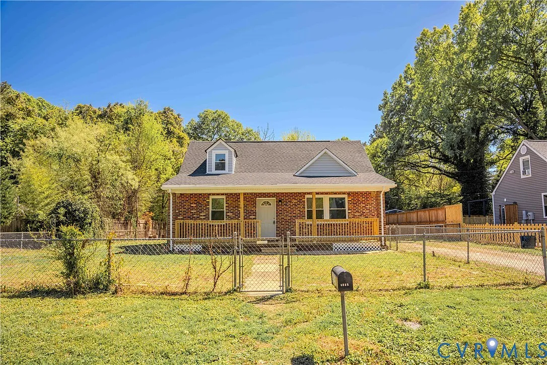 2925 W Strathmore Rd photo 1