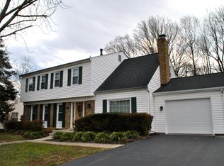 8114 Lake Pleasant Dr, Springfield, VA 22153