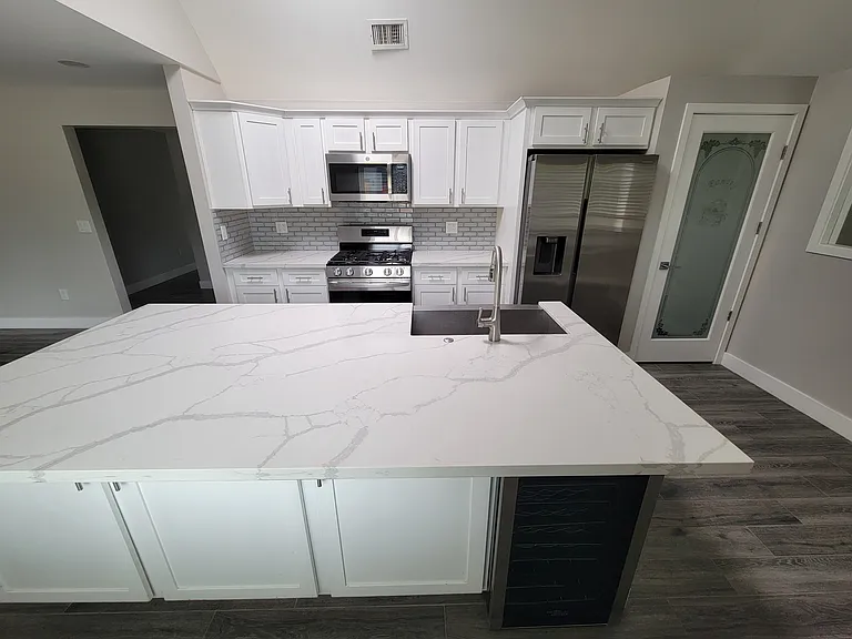 535 W 15th St — Photo 19