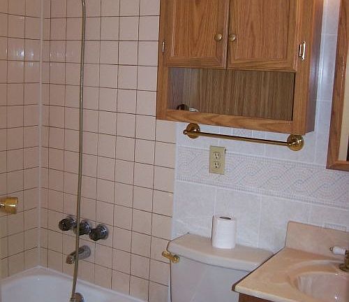 4th image of 2745 Chatham Dr