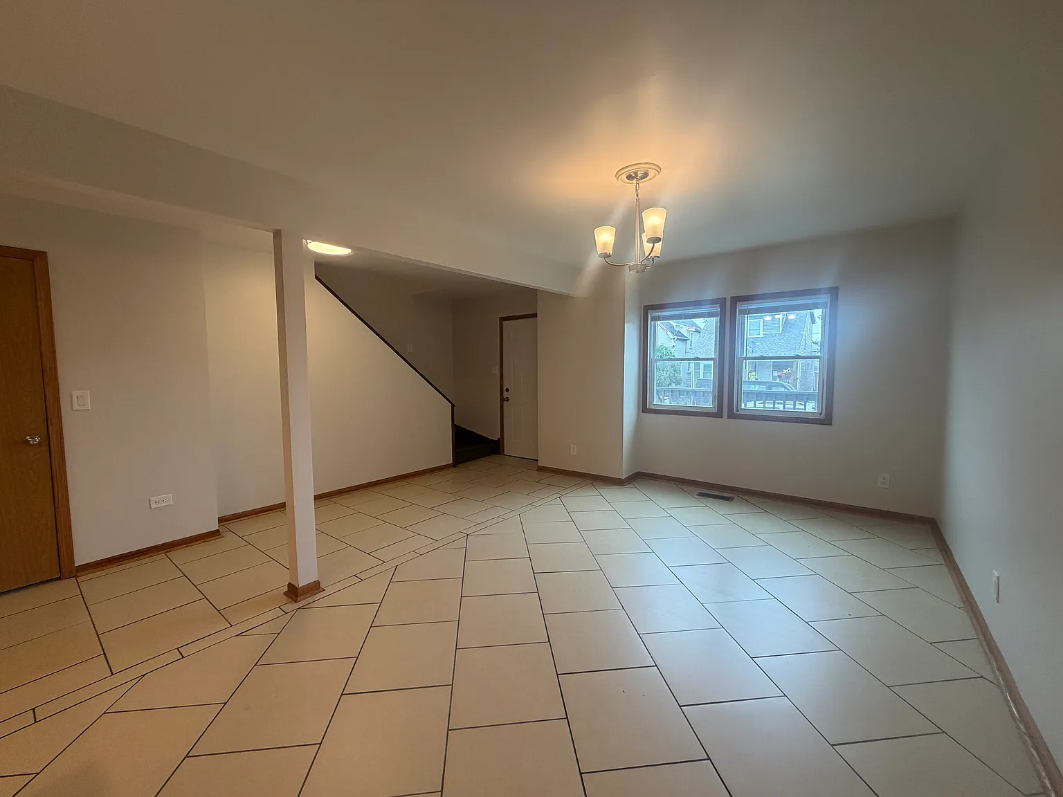 3 bed, 1.5 bath, 1218 sqft, $1,850 — Photo 4