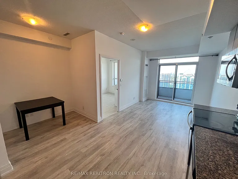 7890 Bathurst St #2008 — Photo 12