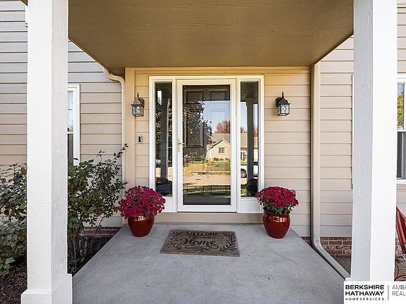 3rd image of 4910 N 135th St