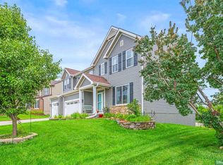 1706 Port Royal Dr, Papillion, NE 68046