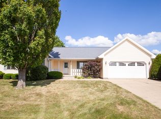 101 N Delane Dr, Heyworth, IL