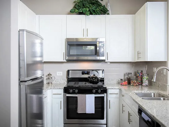 Woodlake Apartments