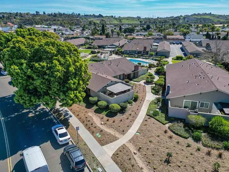 359 Los Arbolitos Blvd — Photo 33