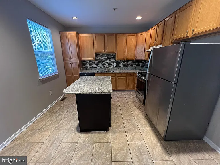 18023 Calabar Dr — Photo 5