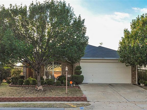 3rd image of 308 Heritage Dr