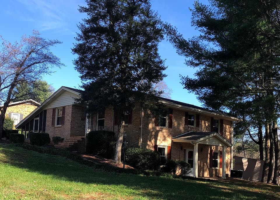 1st image of 220 Northwest Dr