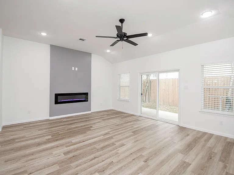 2139 Counter Point Dr — Photo 24