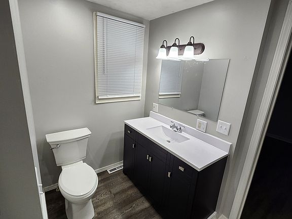 3rd image of 523 W Trusler St