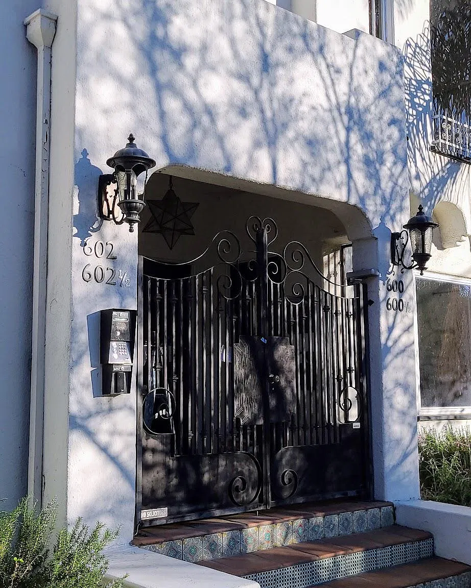 2 bed, 1200 sqft, $3,700 — Photo 3