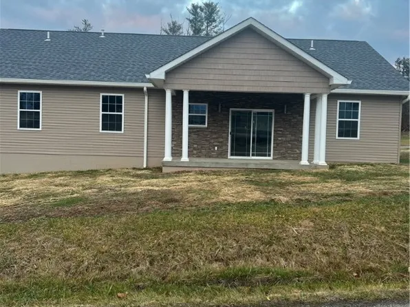 5 Quail St, Little Hocking, OH 45742